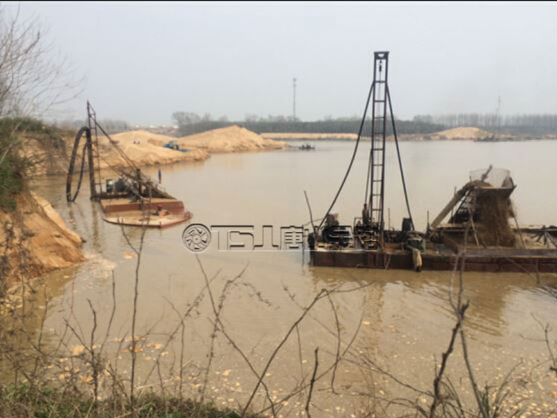 無節(jié)制開采河沙，河堤受損嚴(yán)重