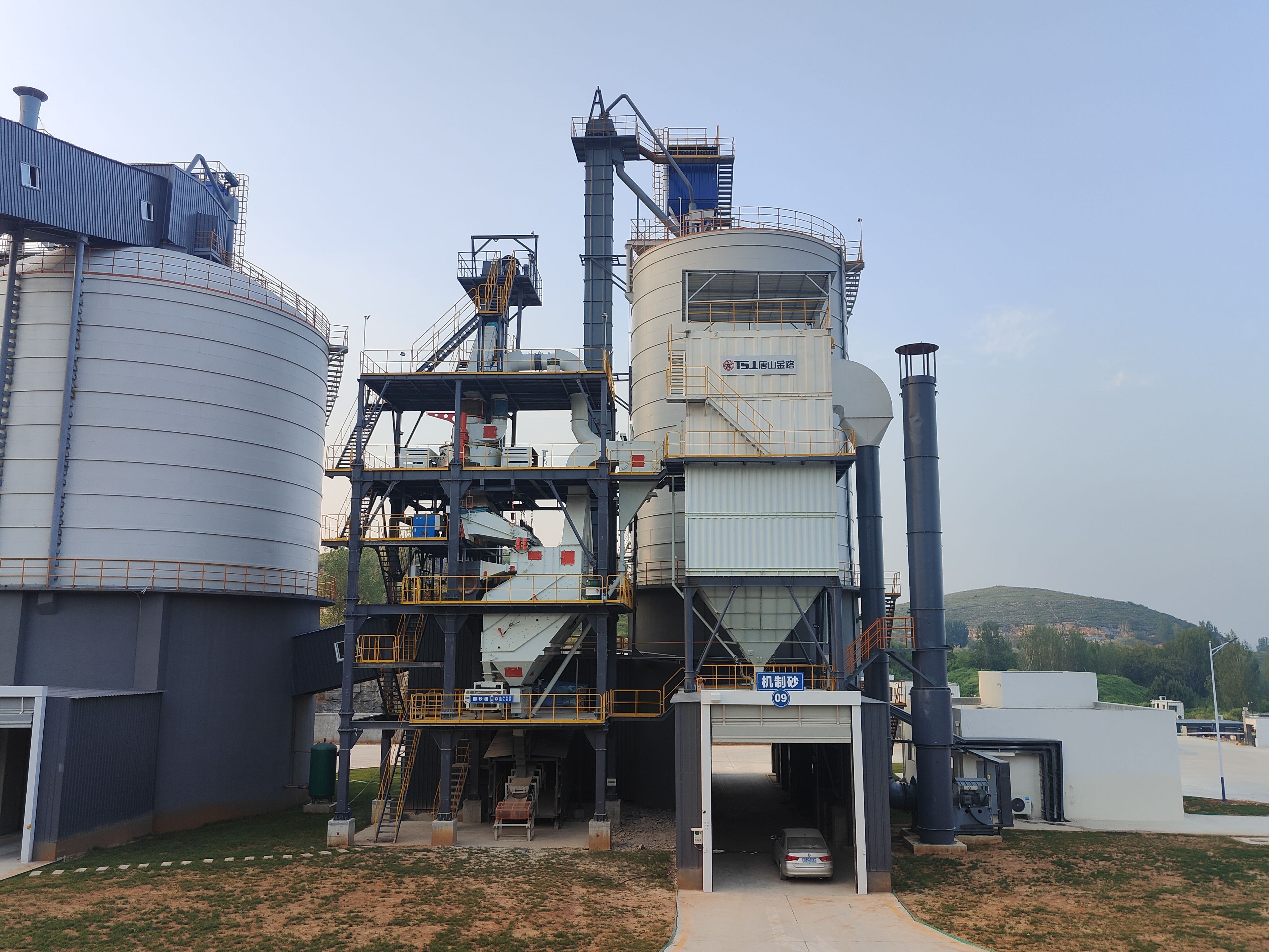 投資干法制砂樓的優(yōu)勢：綠色環(huán)保，全年可生產(chǎn)