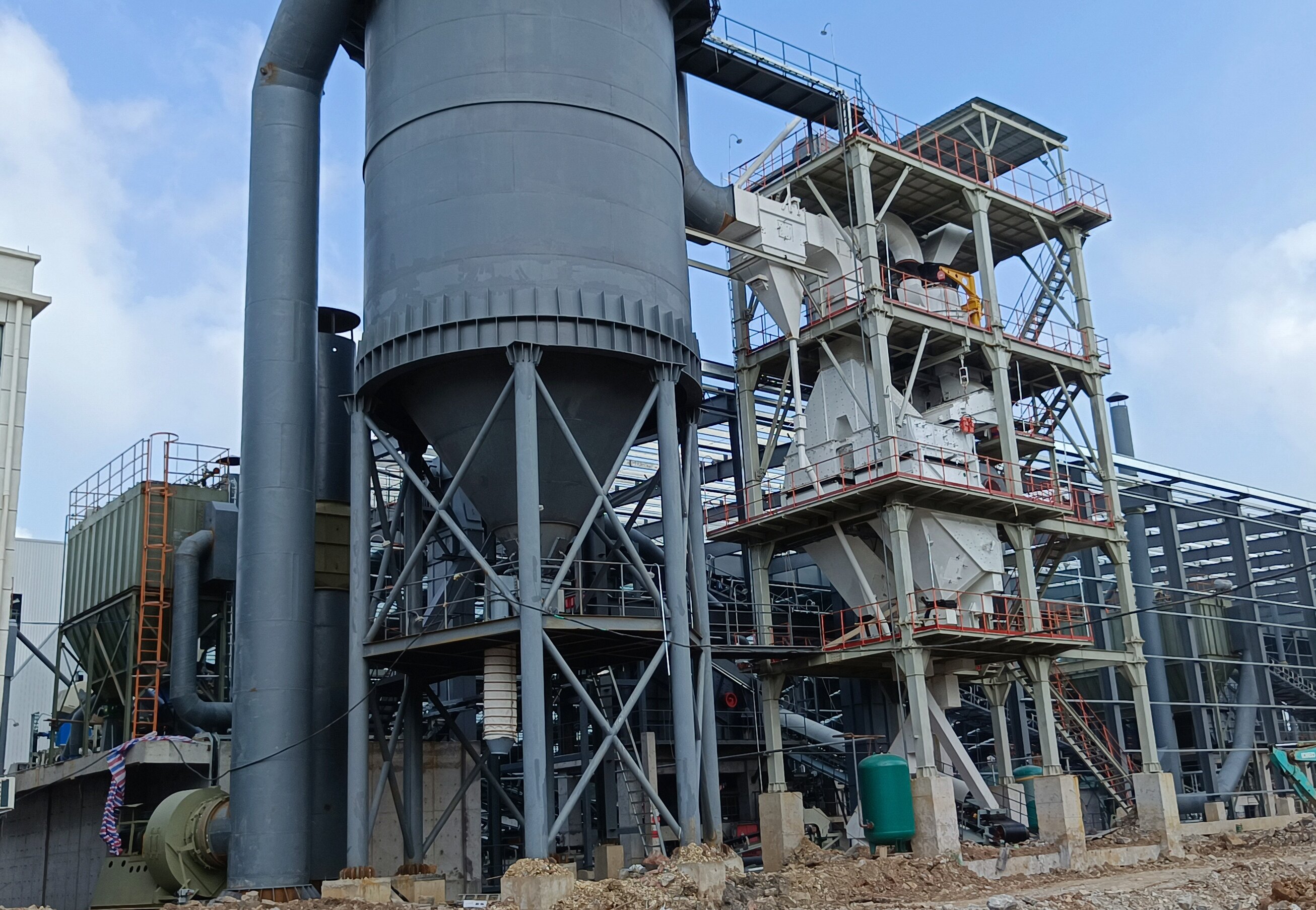 制砂樓技術(shù)優(yōu)勢(shì)大揭秘：從環(huán)保到智能，重塑砂石生產(chǎn)新生態(tài)